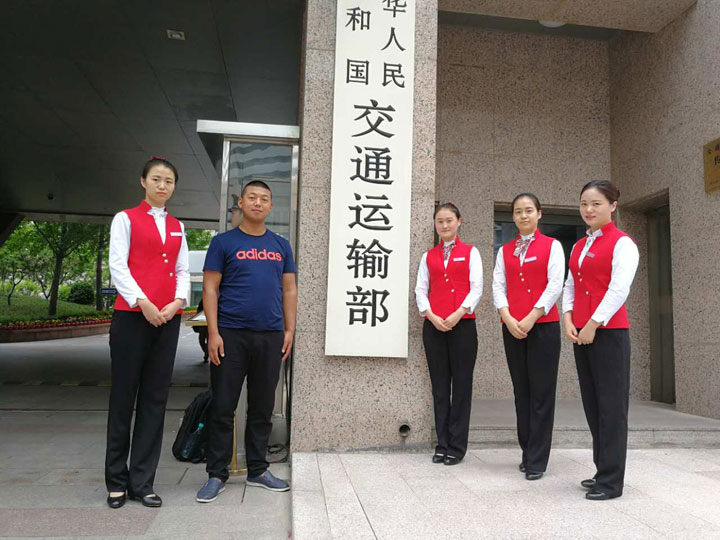 北京交通部就业学生张鹏女、冯艺伟等人