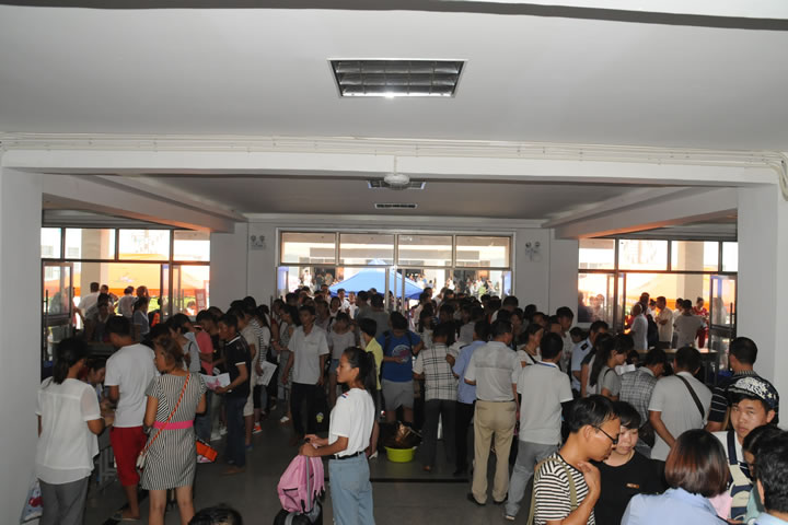 渭南市轨道交通运输高级技工学校2016新生入学报到10