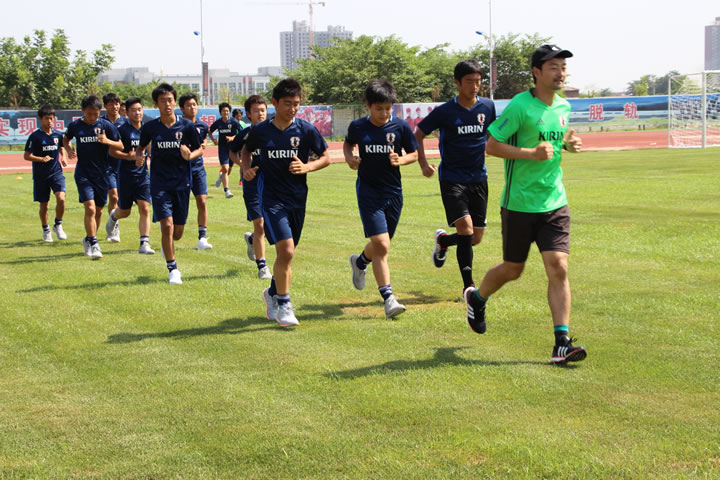 日本U-16国家男子足球队来校训练