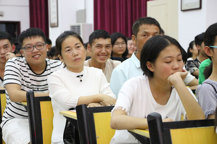 渭南市轨道交通运输高级技工学校召开2017级首批入学新生见面会