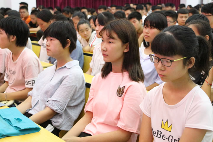 渭南市轨道交通运输高级技工学校召开2017级首批入学新生见面会