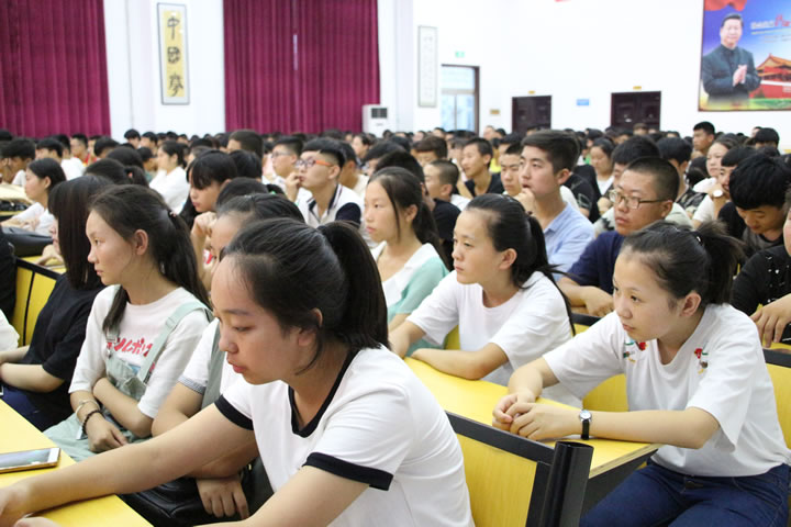 渭南市轨道交通运输高级技工学校召开2017级首批入学新生见面会