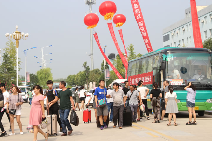 渭南市轨道交通运输高级技工学校开学第一天