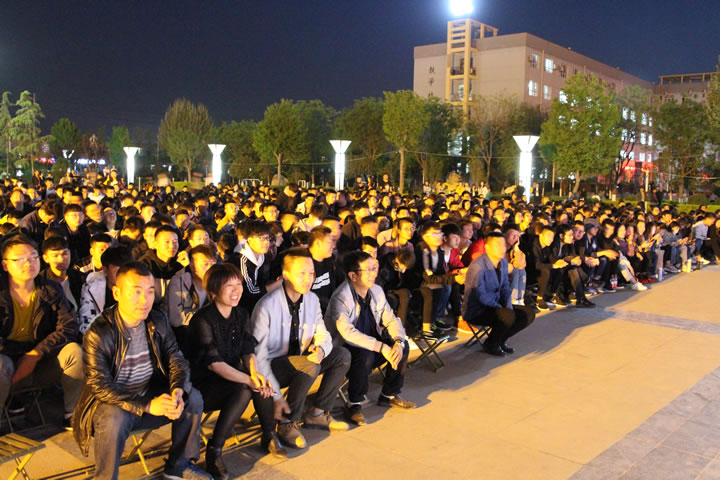 渭南軌道交通運輸學校第四屆校園櫻花文化藝術節(jié)
