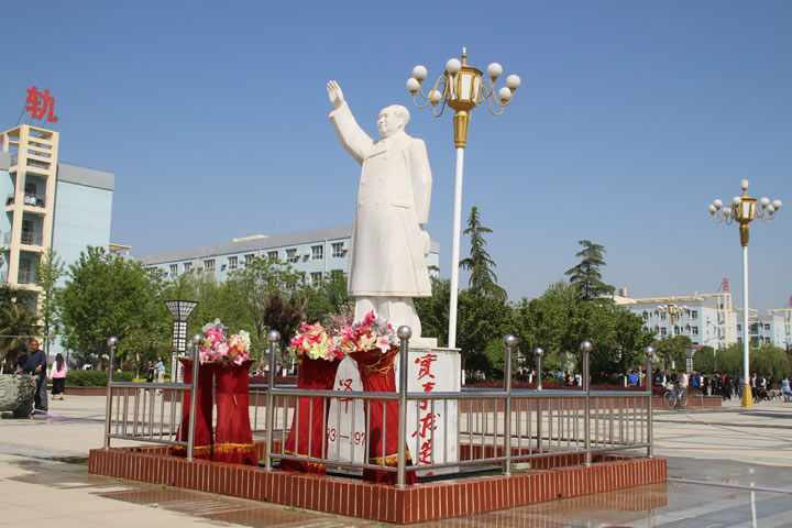 渭南軌道交通運輸學校第四屆校園櫻花文化藝術節(jié)