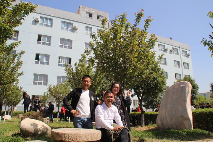 渭南軌道交通運輸學校第四屆校園櫻花文化藝術節(jié)